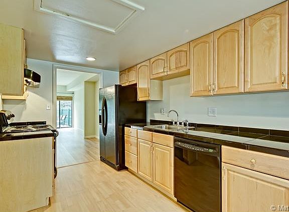 3rd image of 7250 Eastmoor Dr APT 115
