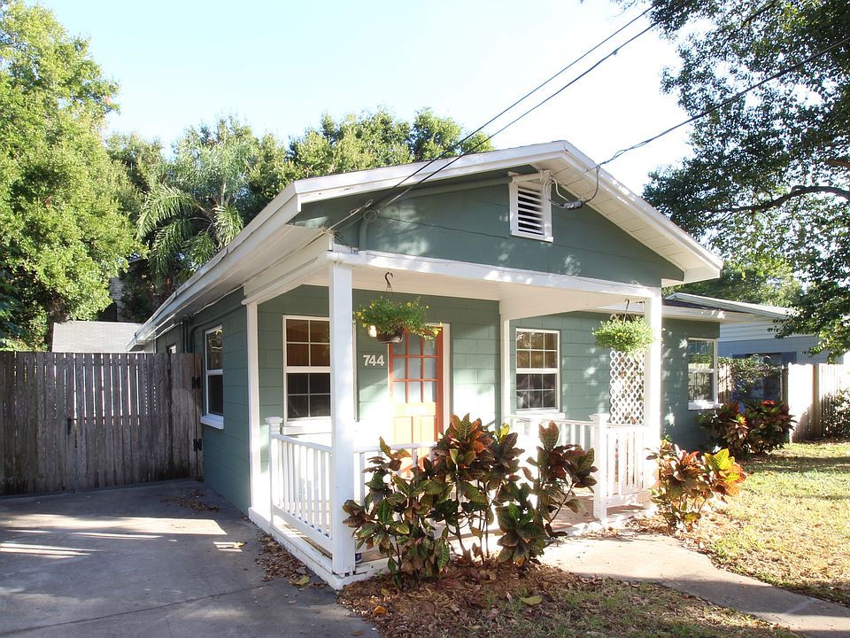 1st image of 744 E Chiles St