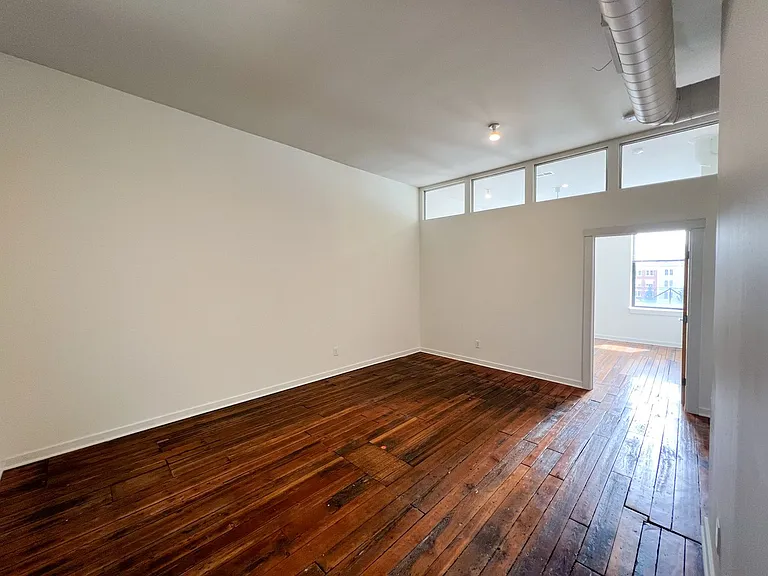 1208 Main St — Photo 9