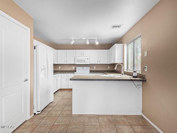 5th image of 4114 E Agate Knoll Dr