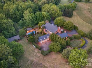 1486 Knolls Dr, Newton, NC 28658