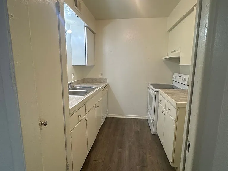 701 Canada St #6D — Photo 7