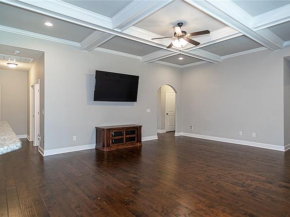 4th image of 208 Lee Road 2153