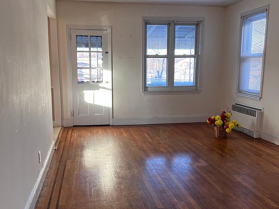 2nd image of 3158 Ampere Ave #3