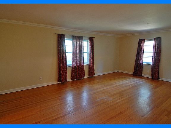 2nd image of 5550 Park Ave