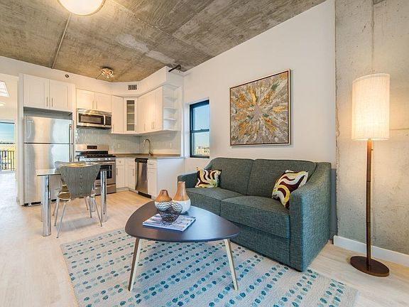 3rd image of 293 Hawthorne St APT 3B