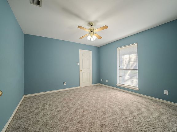 5th image of 304 Chickasaw Trl