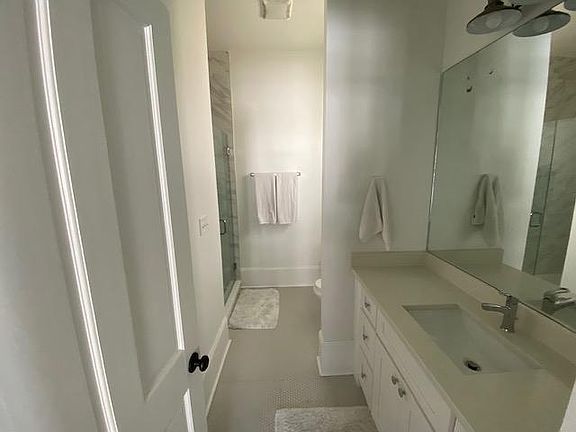 5th image of 3072 Toledano St
