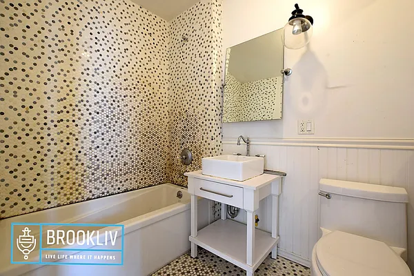 Rented by null | media 28