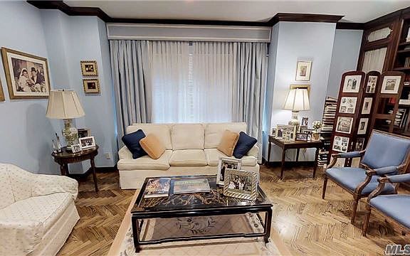3rd image of 111 Audley St