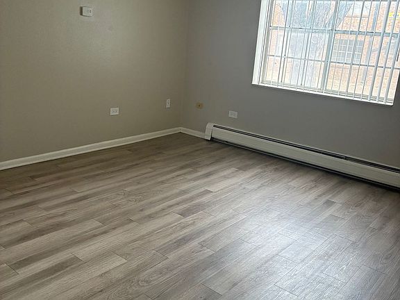 4th image of 68 Garden Ctr APT 101
