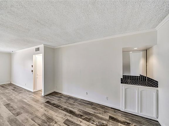 5th image of 5349 Newcastle Ave APT 56
