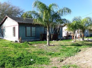110 E Washington Ave, Seadrift, TX 77983