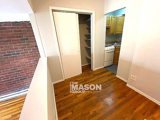 2nd image of 432 E 88th St #415