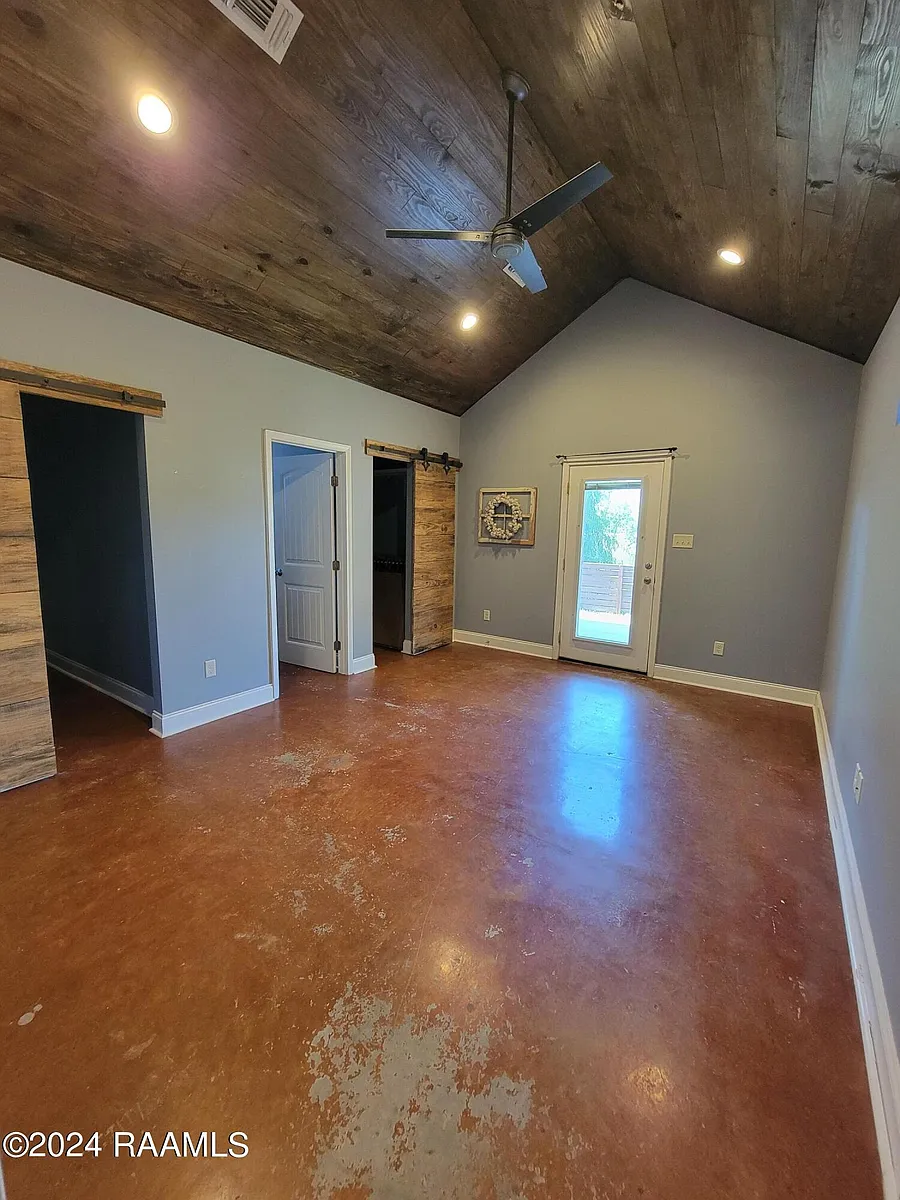 Building Photo - 917 W Broussard Rd #A