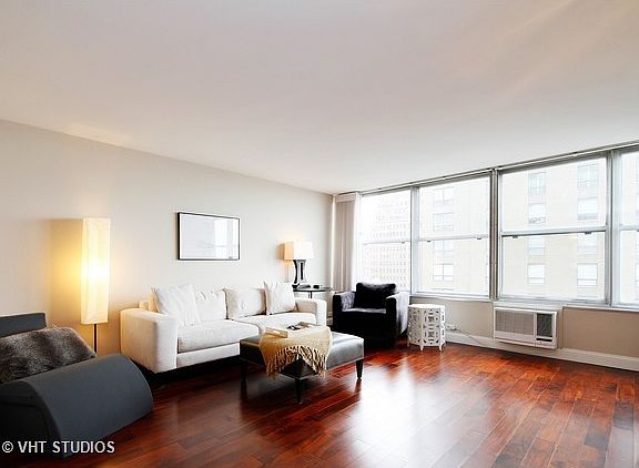 3rd image of 1000 N Lake Shore Dr APT 806