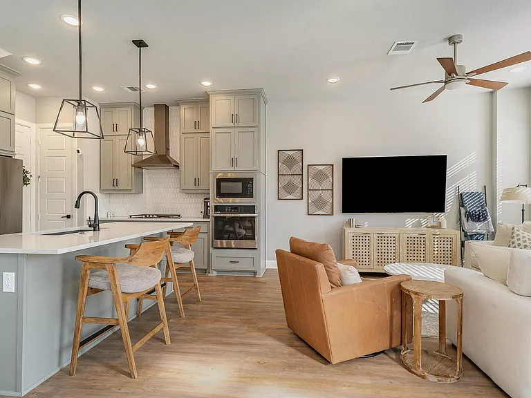 7104 Amber Grove Ct — Photo 3