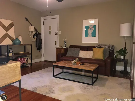 Rented by Realty 2000 Corp | media 14