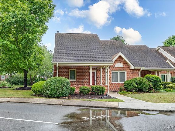 4th image of 3156 Lake Village Dr