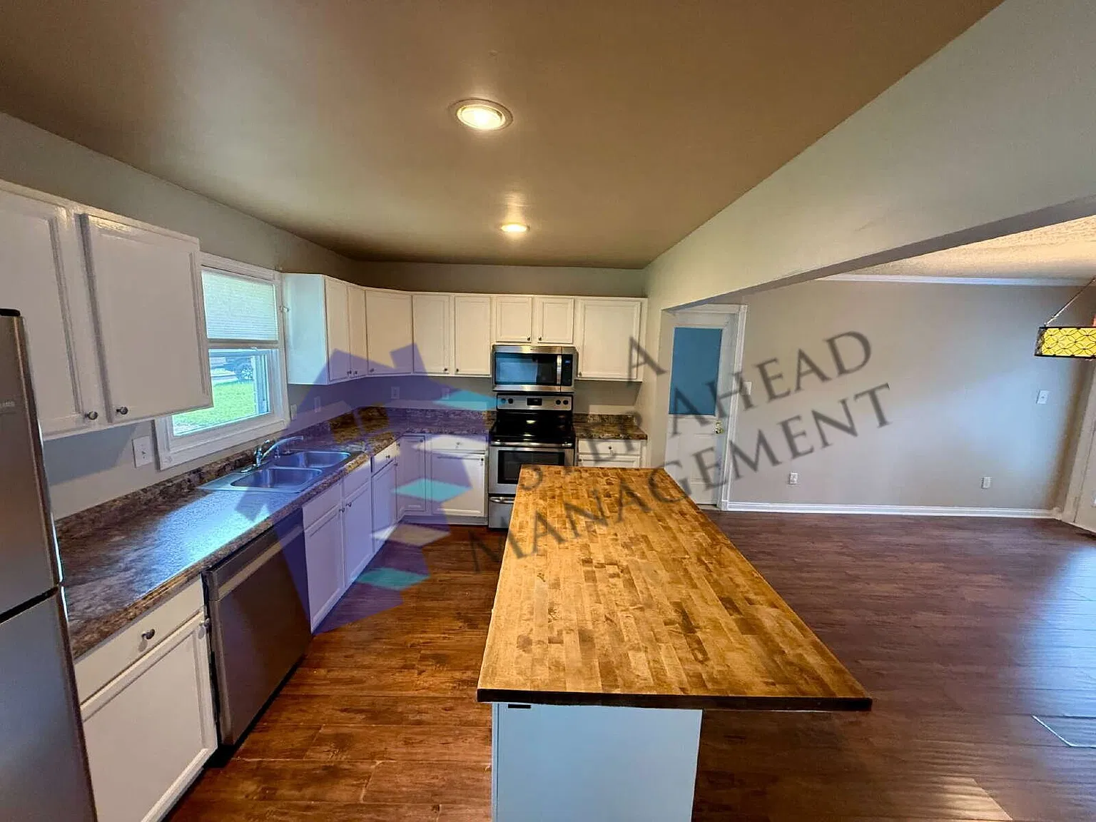 640 Lindenwood Dr — Photo 3