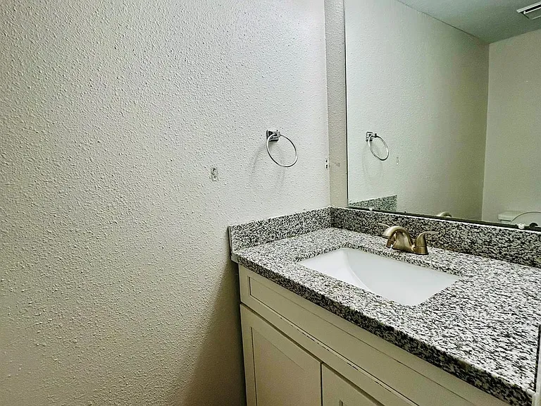 1818 River Crossing Cir #C — Photo 5