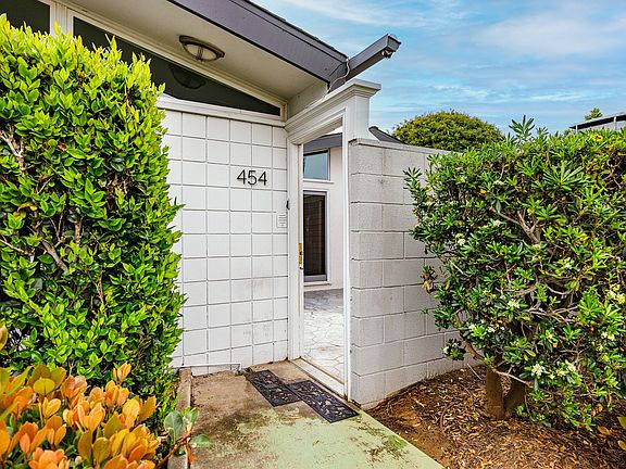 3rd image of 454 Bolero Way