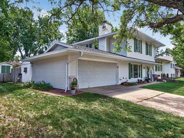 1094 Lowell Dr, Apple Valley, MN 55124