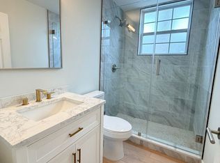 432 Armada Rd S #8, Venice, FL 34285