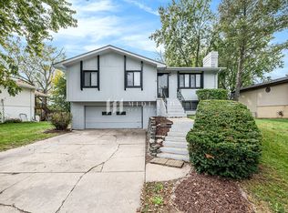 4701 Schroeder Dr, Omaha, NE 68157
