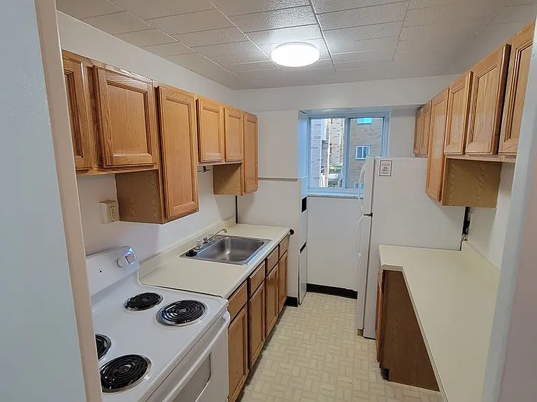440-450 Jefferson Ave — Photo 3