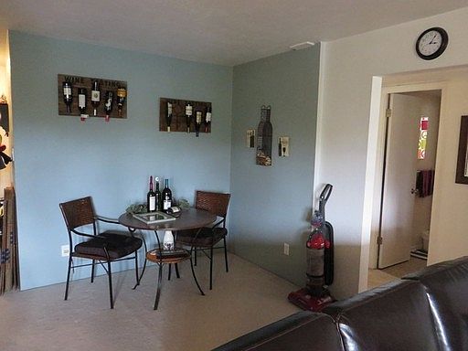 4th image of 252 N Pennsylvania St APT 301