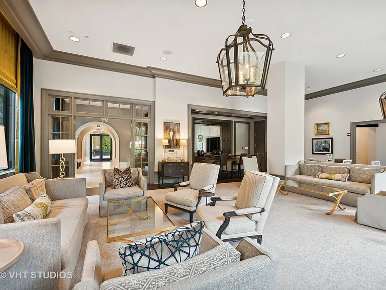 2550 N Lakeview Ave #S204 — Photo 35