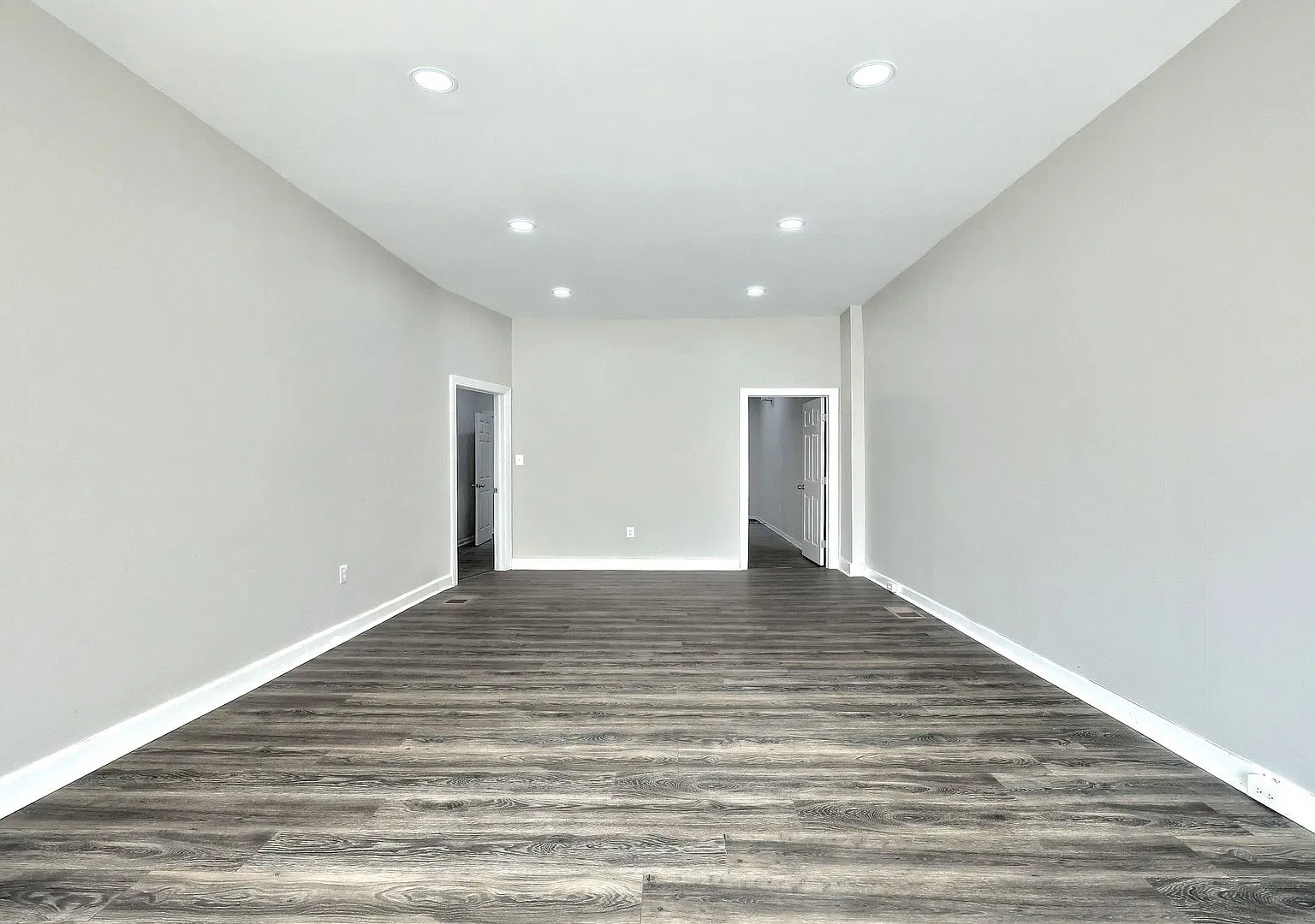 Studio, 3800 sqft, $895 — Photo 3