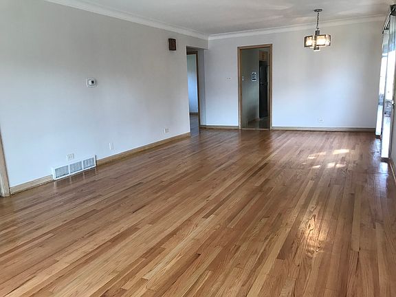 4th image of 7423 S Calumet Ave #1