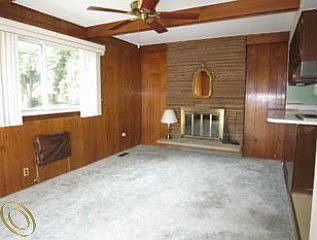 3rd image of 34907 Grove Dr