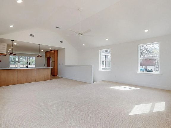 5th image of 508 Vinson Dr #A