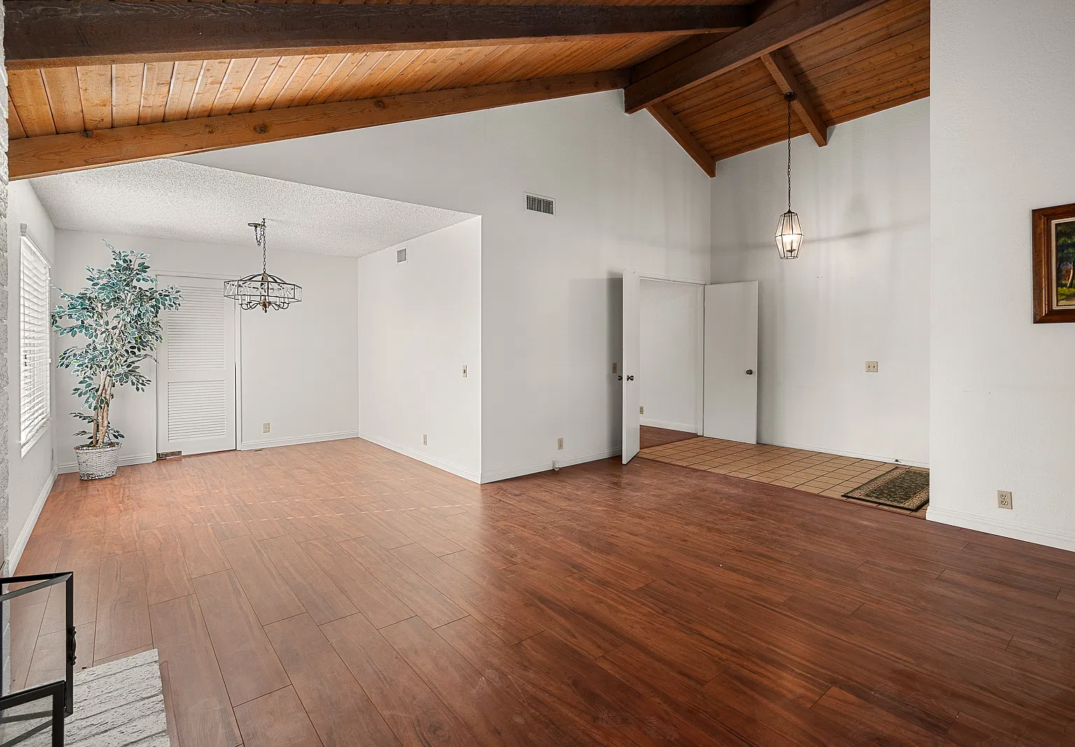 4 bed, 1724 sqft, $3,600 — Photo 3