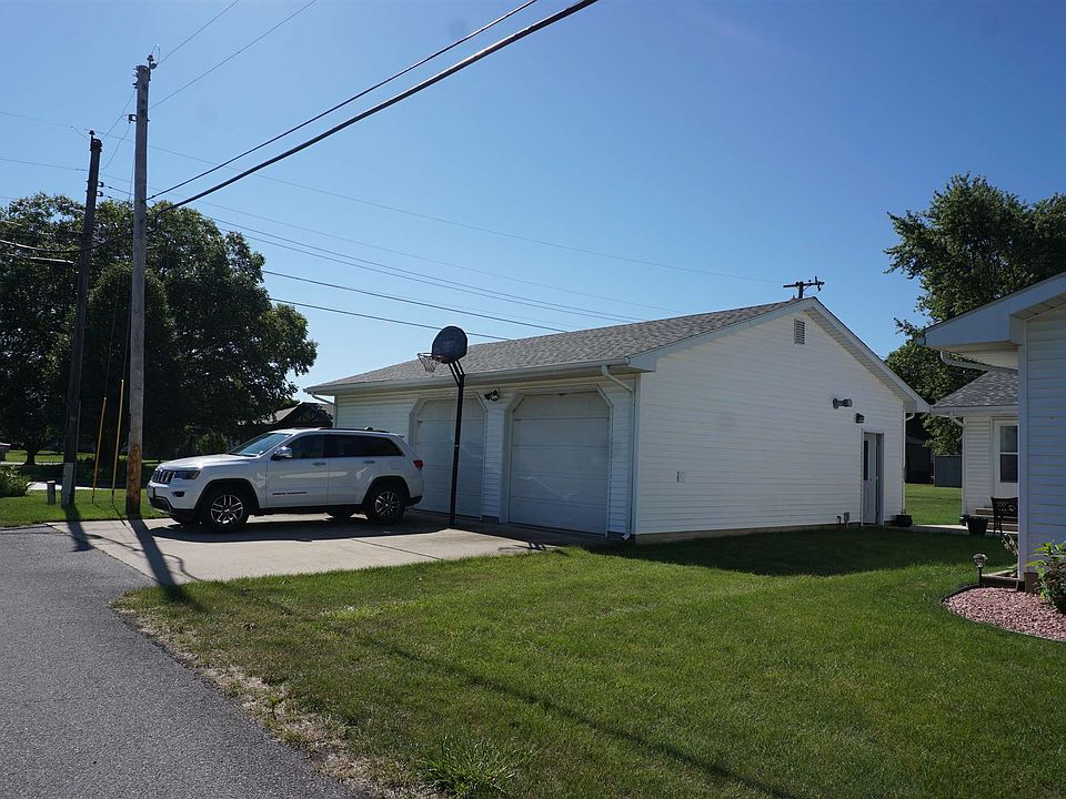 2nd image of 405 N Burke St