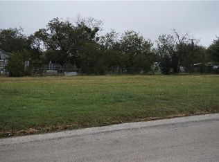 931 Carolina St, Graham, TX 76450