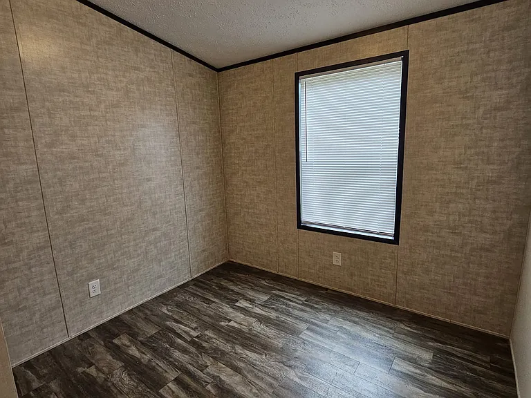 Dogwood MHP — Photo 14