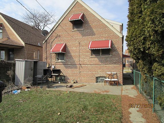 2nd image of 10627 S Avenue B