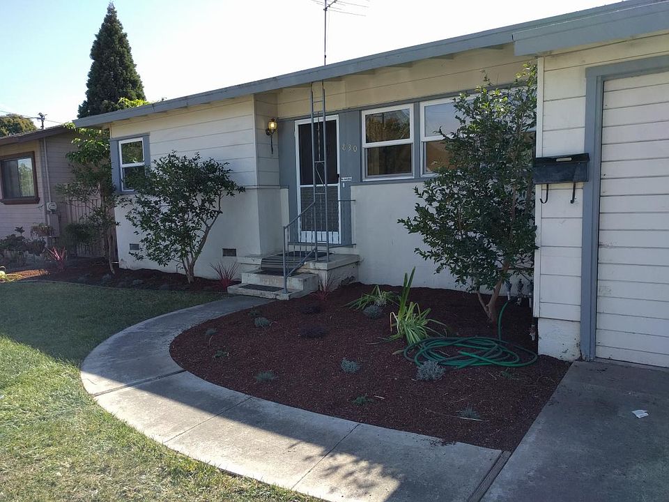 1st image of 830 Acacia Ave