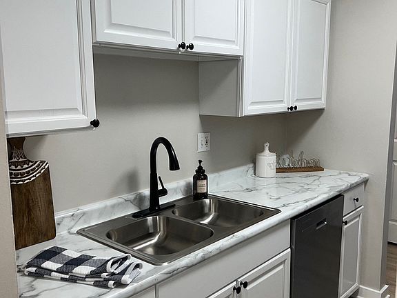 2nd image of 1708 Arbor Sq #1704-107