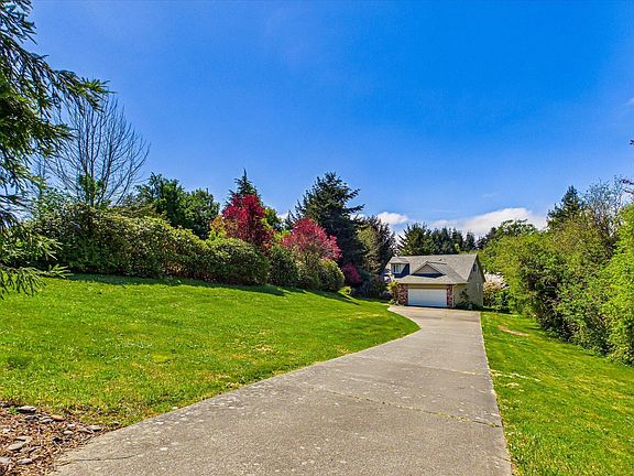 2nd image of 942 Elizabeth Barcus Way