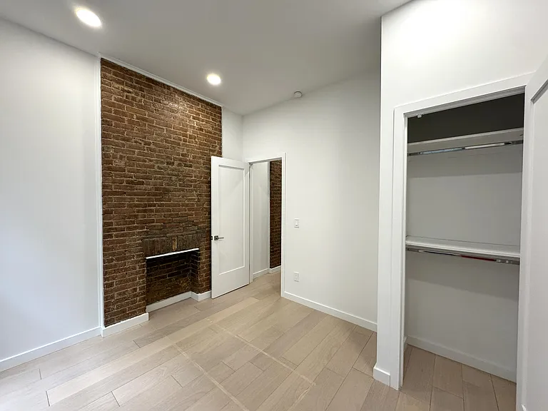 225 E 25th St #1D — Photo 6