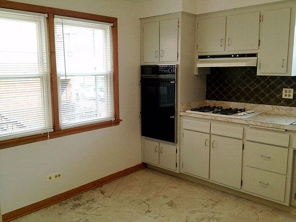 5th image of 6538 N Northwest Hwy APT 2J