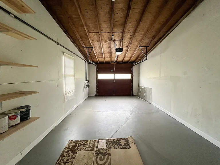 615 Crest Ct — Photo 29