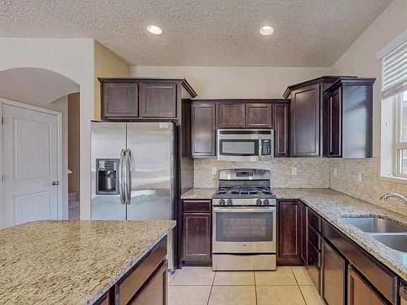 3rd image of 2032 Pleasanton Dr SE