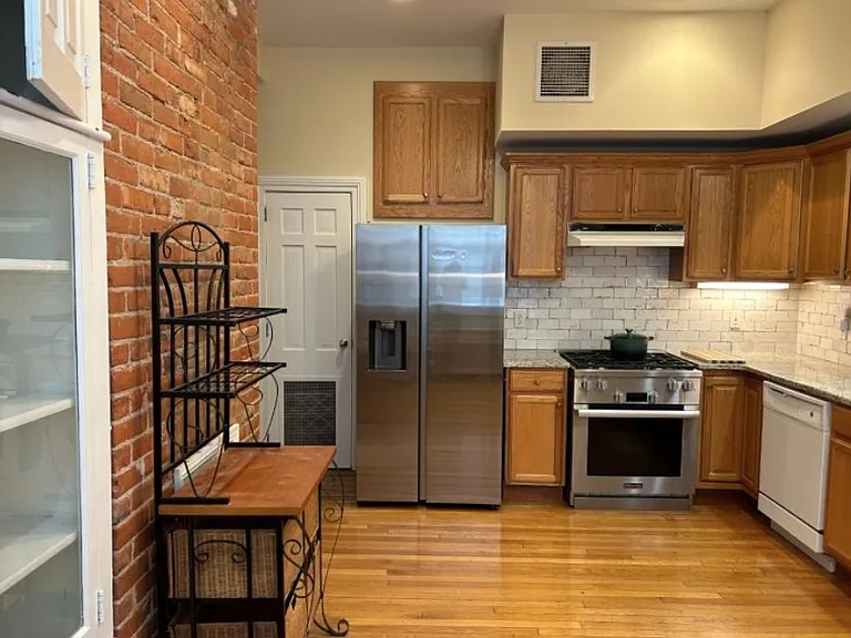 19 Western Ave #1 — Photo 4
