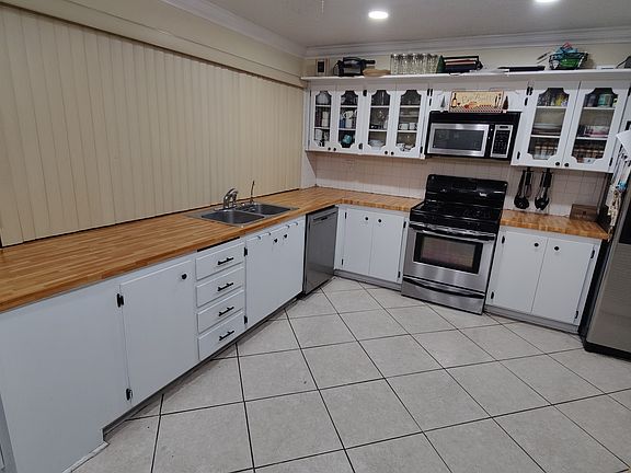 2nd image of 8519 NW 20th Ct